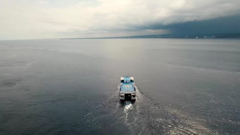 Fähre,-im-Meer-Gilimanuk.-Bali,-Indonesien