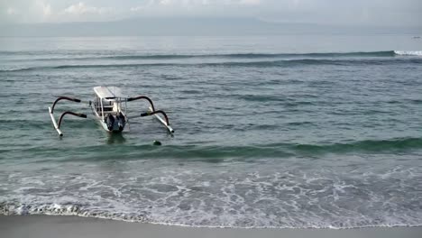 Panorama-of-the-beach-of-the-tropical-resort,-Bali,-Indonesia.