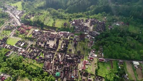 Luftaufnahme-von-Drohne-4k-Kamera-der-Besakih-Tempel,-größte-hindu-Tempel-auf-der-Insel-Bali-in-Indonesien