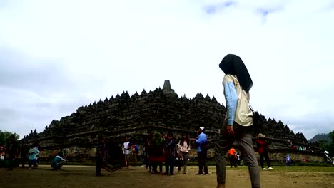 Lapso-de-tiempo-de-los-turistas-en-el-templo-de-Borobudur