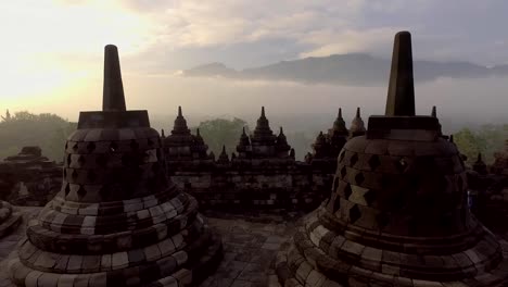 Borobudur-Tempel-bei-Sonnenaufgang,-Zentraljava,-Indonesien.-4K-Auflösung-video-Religion-Exploration-reisekonzept