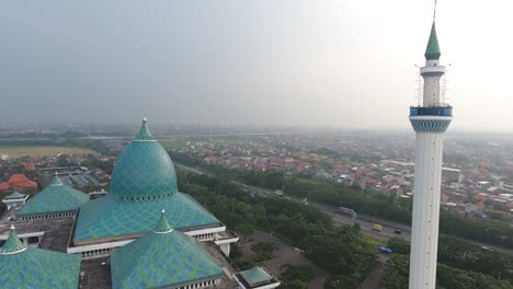 Gran-Al-Akbar-Surabaya,-Indonesia