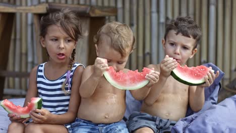 Wassermelone-essen,-am-Strand