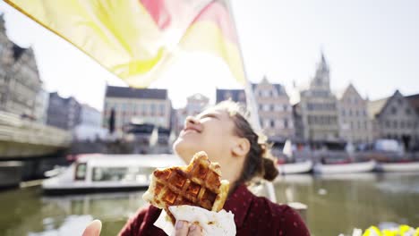 Woman-ape-with-waffle-on-street