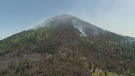 forest-fire-in-the-mountains