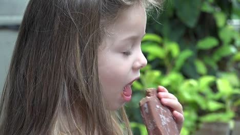 Toddlers-Eating-Chocolate-Snack