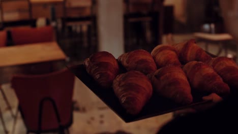 Morgendlichen-Routine-in-cafeteria