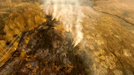 Aerial:-Spring-wildfire-in-droughty-weather