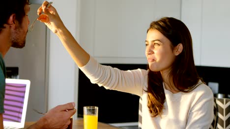 Woman-feeding-food-to-her-man-4k