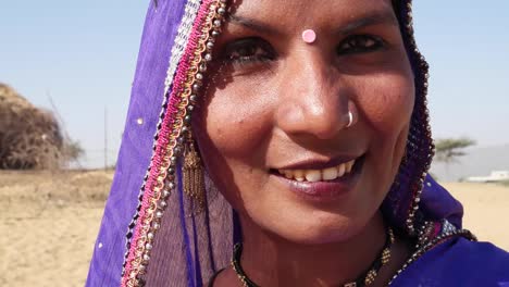 Porträt-von-Nomad-Frau-in-Pushkar,-Indien-hautnah