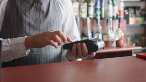 Accepting-customer's-payment-with-credit-card