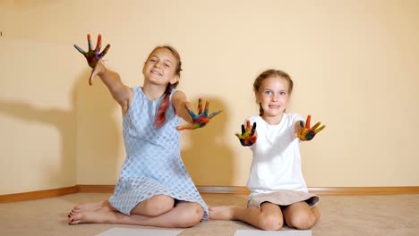 Content-girls-with-colored-hands