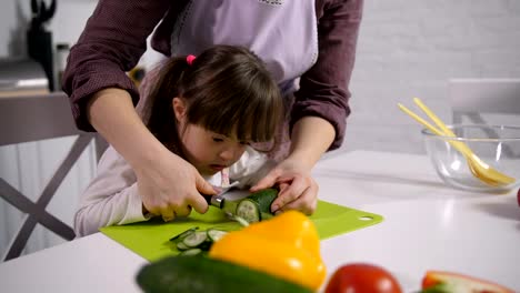 Desarrollo-de-las-habilidades-motoras-del-niño-síndrome-de-down-de-mamá