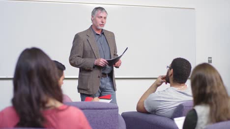 A-professor-speaks-to-his-class