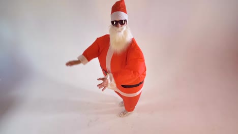 Santa-Claus-artist-makes-silly-ballerina-moves.