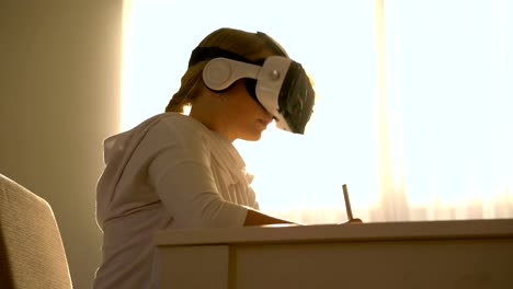 Schöne-junge-Frau-studieren-in-Vr-Brillen