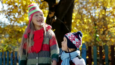 Happy-autumn-children-in-the-forest-Park