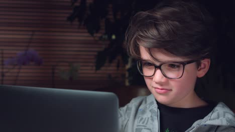 4K-Business-Shot-of-a-Child-Working-on-Computer-and-Studying