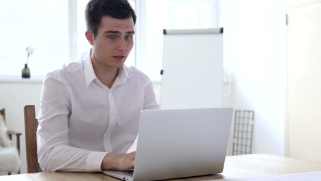 Shouting-and-Screaming-Angry-Businessman-at-Work