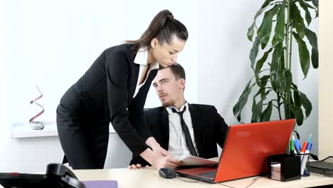 Sexual-harassment-in-the-office,-the-boss-flirts-with-the-secretary,-the-boss-looks-at-the-figure-of-his-wedded-60-fps