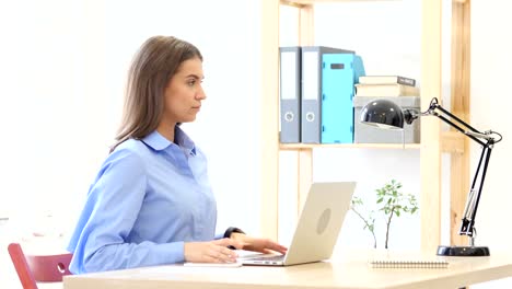 Waiting-at-Work-for-Customer,-Woman-Looking-at-Time-on-Watch