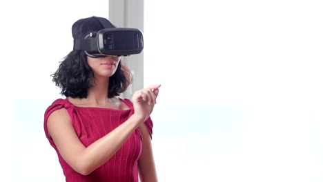 Mujer-en-la-máscara-de-la-realidad-Virtual.