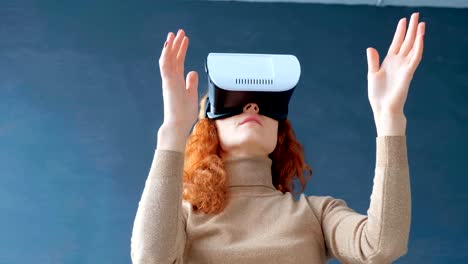 Redhead-woman-with-virtual-reality-glasses