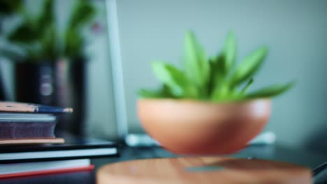 4K-Levitation-Gerät-mit-Werk-in-Corporate-Office