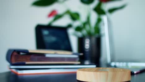 4K-Levitation-Gerät-mit-Mittagessen-im-Corporate-Office