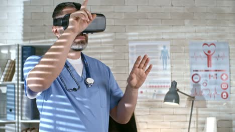 Doctor-in-VR-Headset-Gesturing