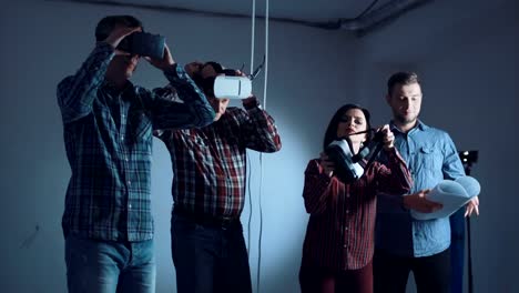 Architects-and-designers-in-VR-headsets-on-the-site