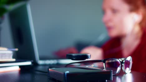 4K-Levitation-Device-in-Corporate-Office