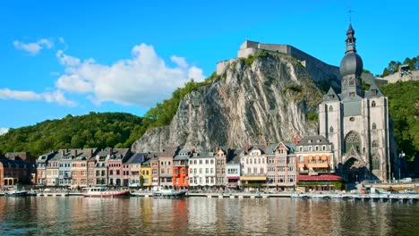 Ansicht-der-Stadt-Dinant,-Belgien