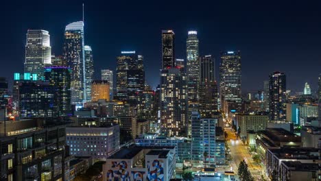 Die-Innenstadt-von-Los-Angeles-Skyline-bei-Nacht-Zeitraffer