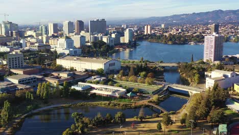 Oakland-California-Innenstadt-Skyline-Lake-Merritt,-San-Francisco