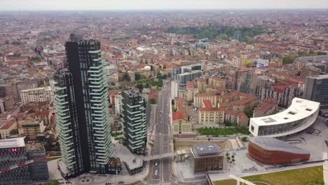 día-soleado-Milán-Ciudad-Distrito-Centro-aéreo-Italia-panorama-4k