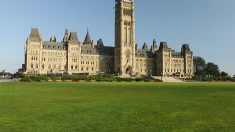 Parlament-Gebäude-von-Kanada-in-Ottawa-Ontario