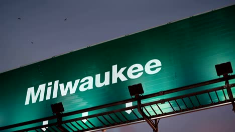 Airplane-Take-off-Milwaukee-during-a-wonderful-sunrise