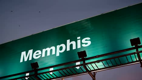 Airplane-Landing-Memphis-during-a-wonderful-sunrise