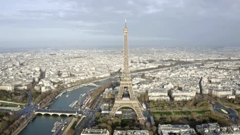 Paris-Panorama-Stadtansicht-Luftaufnahme-Feat.-Eiffelturm-in-Frankreich