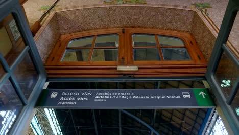 Entrance-in-the-train-station-Valencia-Nord