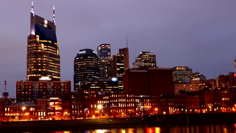 Timelapse-de-día-a-noche-de-Nashville,-Tennessee-paisaje-urbano