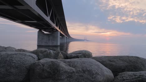 Oresundsbron-bei-Sonnenuntergang