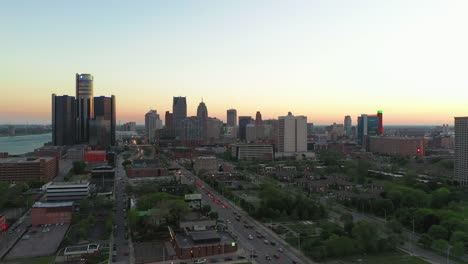 Aerial-Sunset-Detroit-Michigan-mit-Residential-District