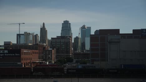 Kansas-City-skyline-with-train