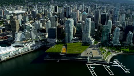 Luftaufnahme-Wolkenkratzern-der-Innenstadt-von-Vancouver-Harbour,-Vancouver