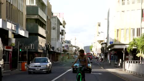 Calle-con-tráfico-en-port-louis