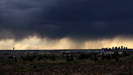 Skyline-von-Phoenix,-Arizona,-in-einem-Sturm-Zeitraffer