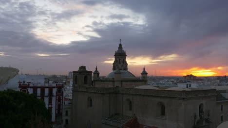 panorama-puesta-de-la-catedral-de-Sevilla,-España,-4-K