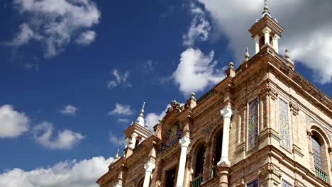 Gebäude-auf-der-Famous-Plaza-de-Espana-(war-Der-Ort-für-die-lateinamerikanische-Ausstellung-von-1929)---Spanischer-Platz-in-Sevilla,-Andalusien,-Spanien.-Altes-Wahrzeichen